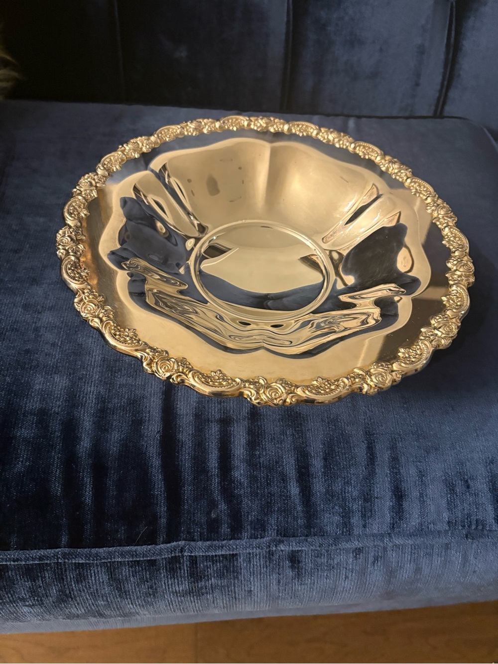 Oneida Gold Scalloped Serving Bowl